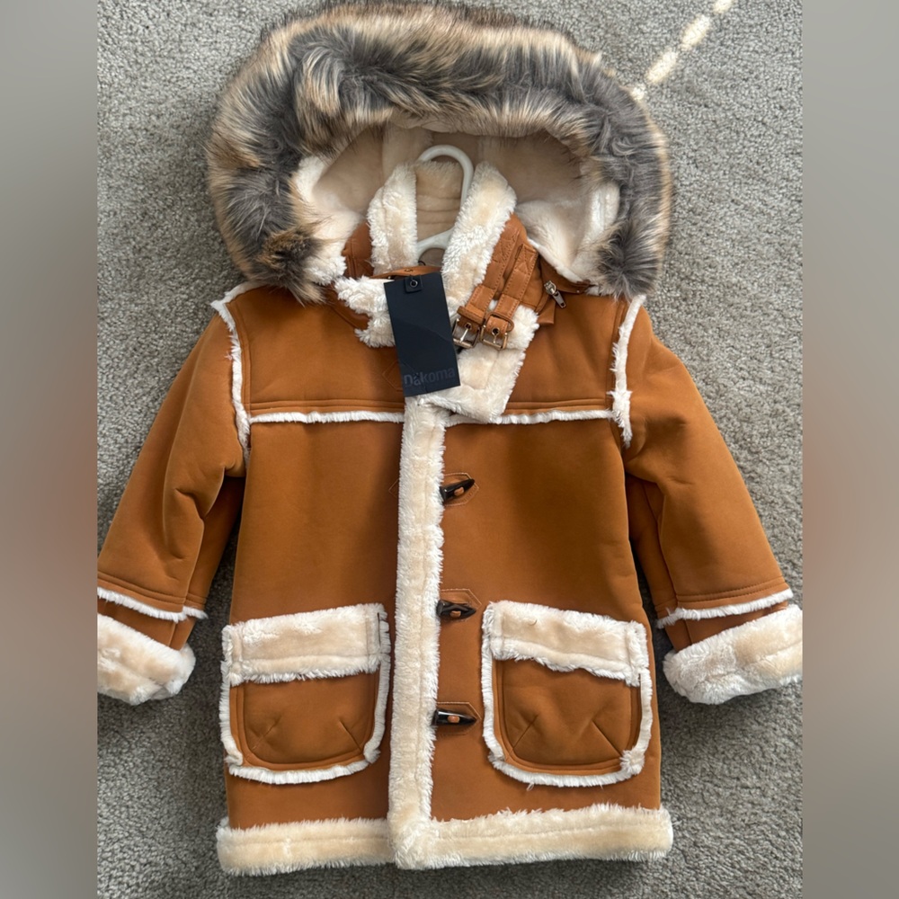Warm Brown Kids winter coat with Faux Fur Trim. Unisex sz 5